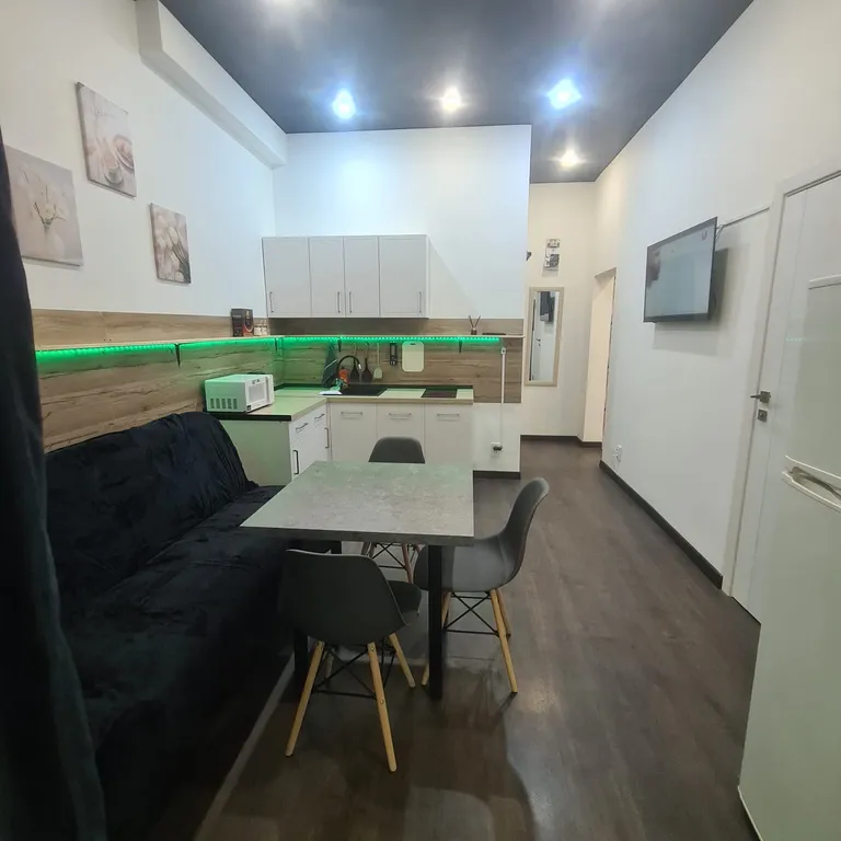 Квартира Уютная квартира в самом центре с отдельным входом — Калининград