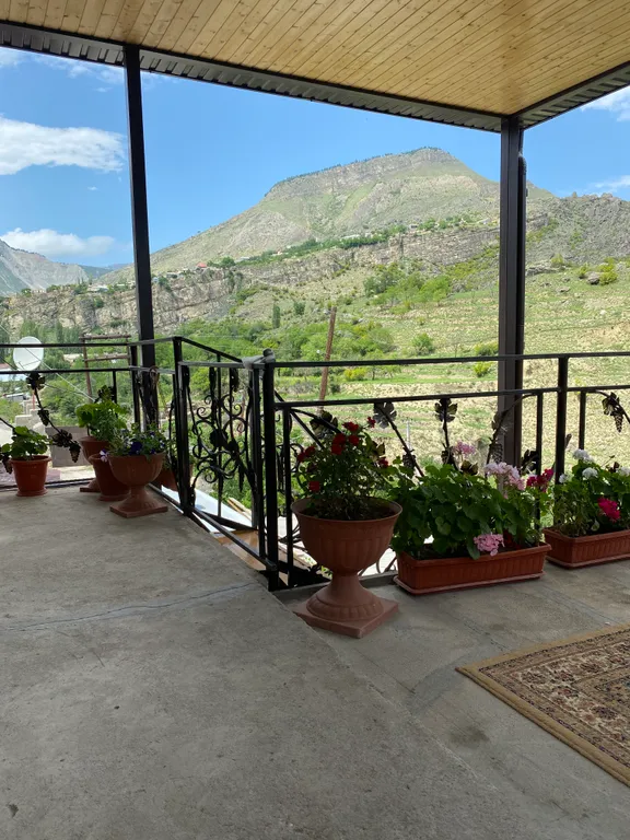 Дом с видом на горы