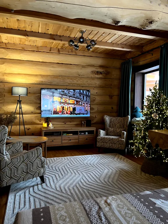 Шикарный дом из бревна