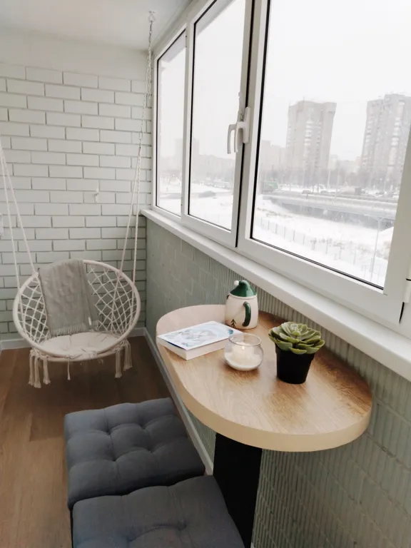 Просторная квартира с отдельной спальней недалеко от МНТК