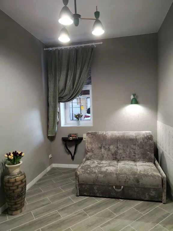 Дом в центре города рядом с набережной