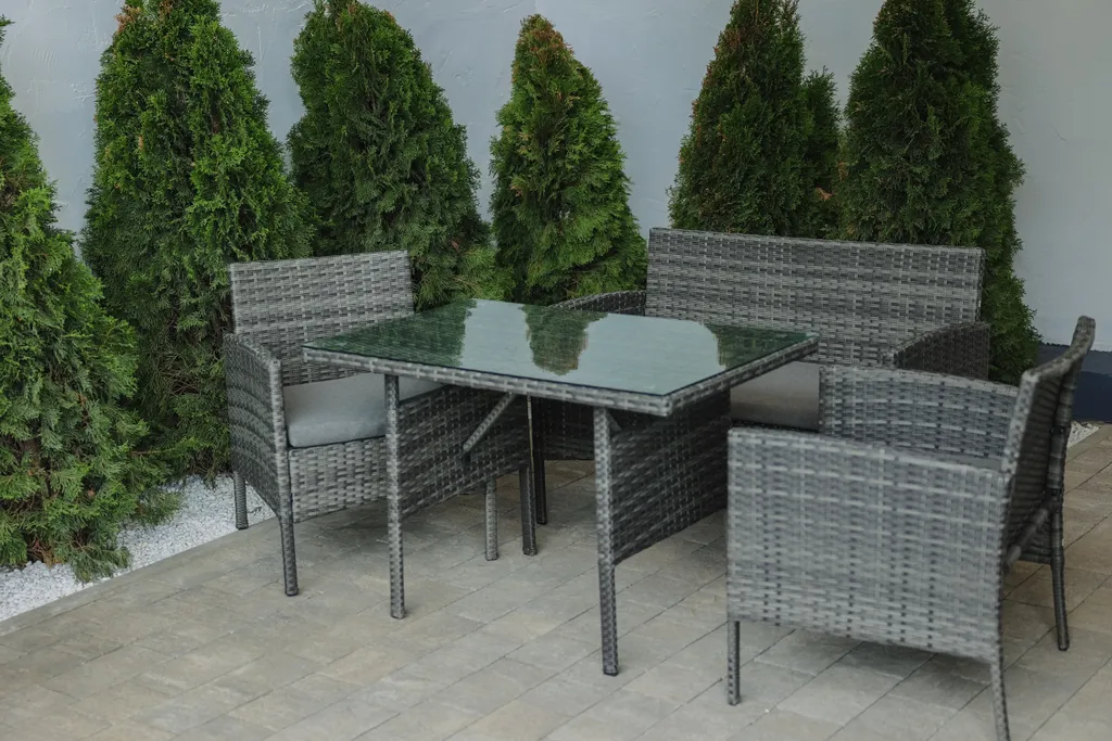 Дом с панорамным видом на лес