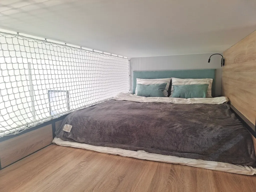 Студия с видом на море 64