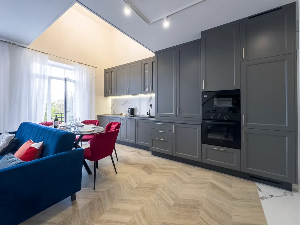 Дизайнерские 2-уровневые апартаменты в 5 минутах от моря