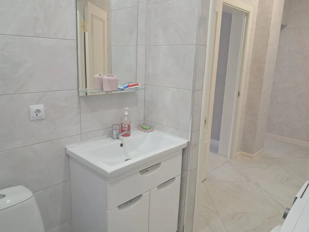 Уютная, новая квартира в центре города