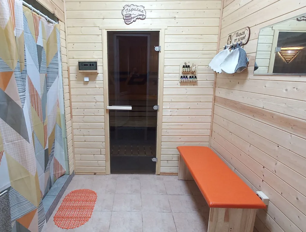 Дом из брёвен с русской баней и финской сауной 7 км от города