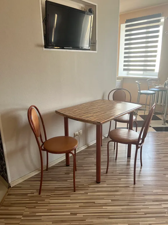 Центр города, красный путь, метро мост