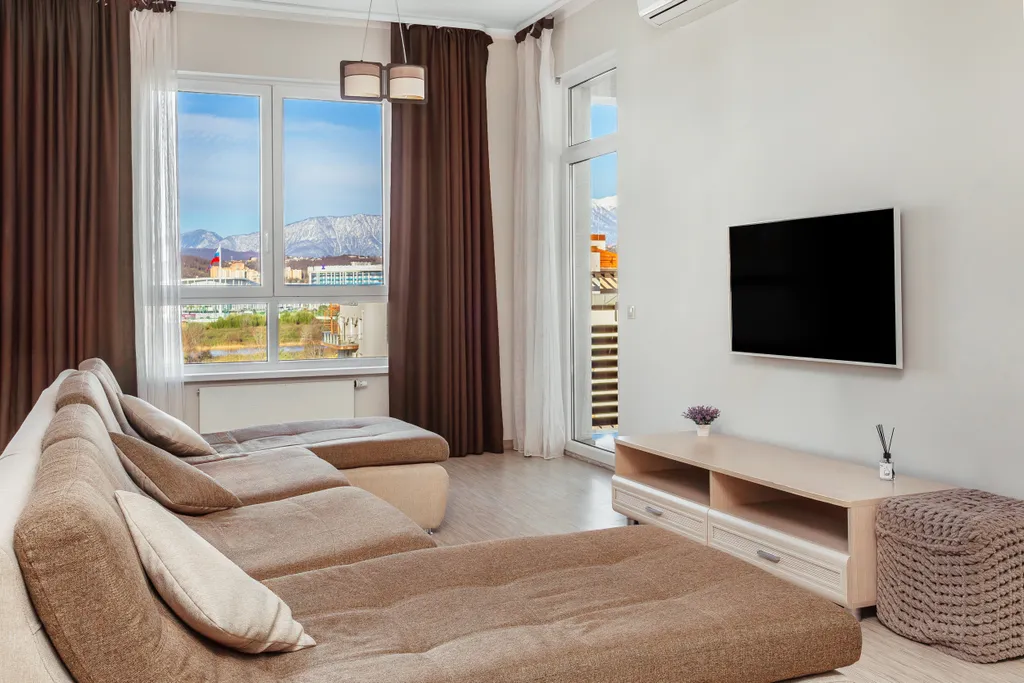 Большая квартира у моря с видом на горы