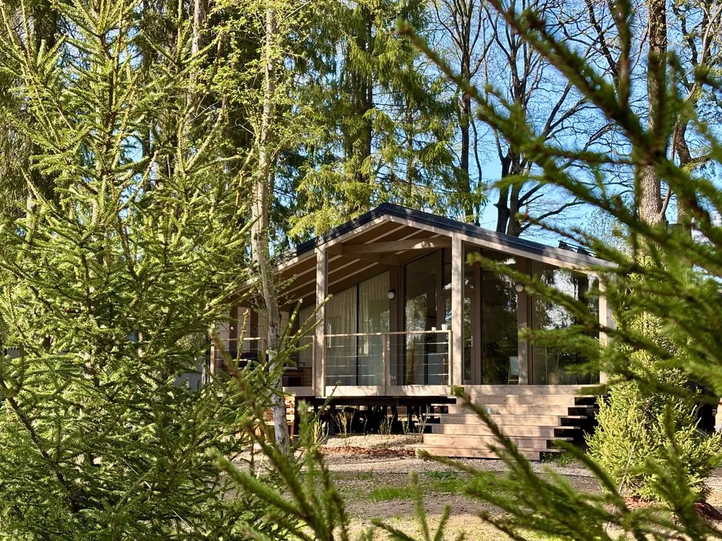 Стильный домик в лесу рядом с Икшинским водохранилищем