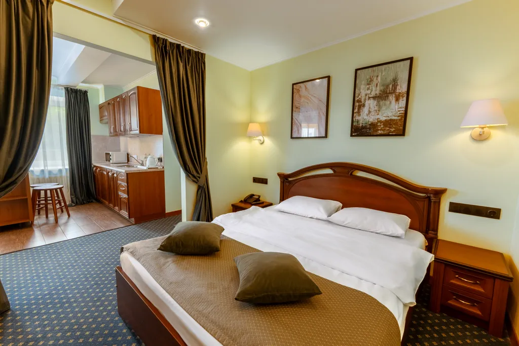 Семейный номер с кухонной зоной, отдельной гардеробной в 30 метрах от метро