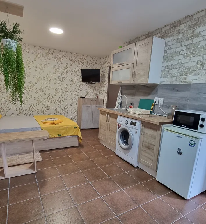 Квартира Двухкомнатные, раздельные апартаменты в центре с отдельным входом — аренда посуточно в Бердянск