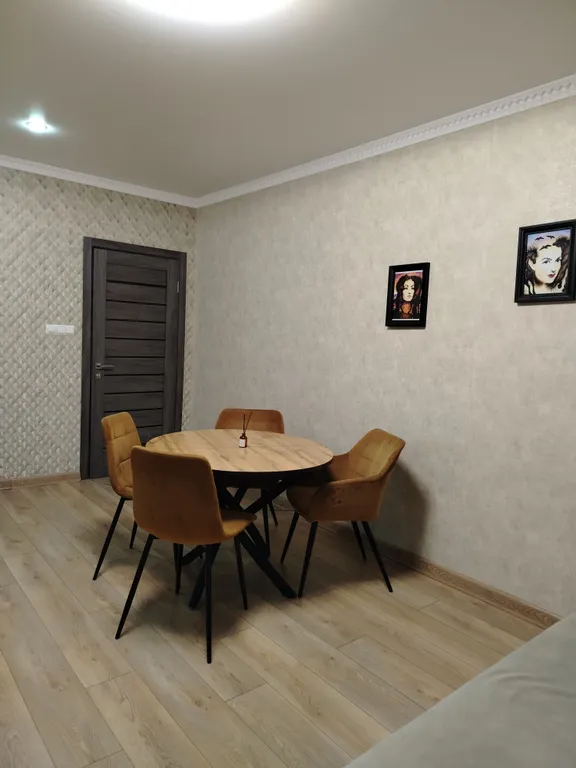 Евротрешка у ЖД вокзал и зоопарка