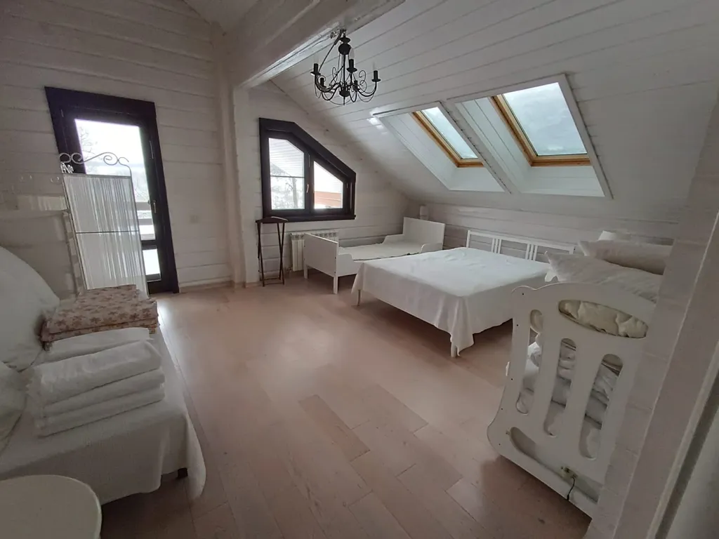 Большой светлый гостевой дом 230кв/м 50 соток участок