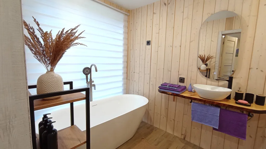 Уютный домик в сосновом лесу