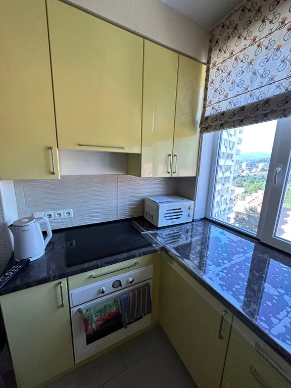 Двухкомнатная квартира с видом на море