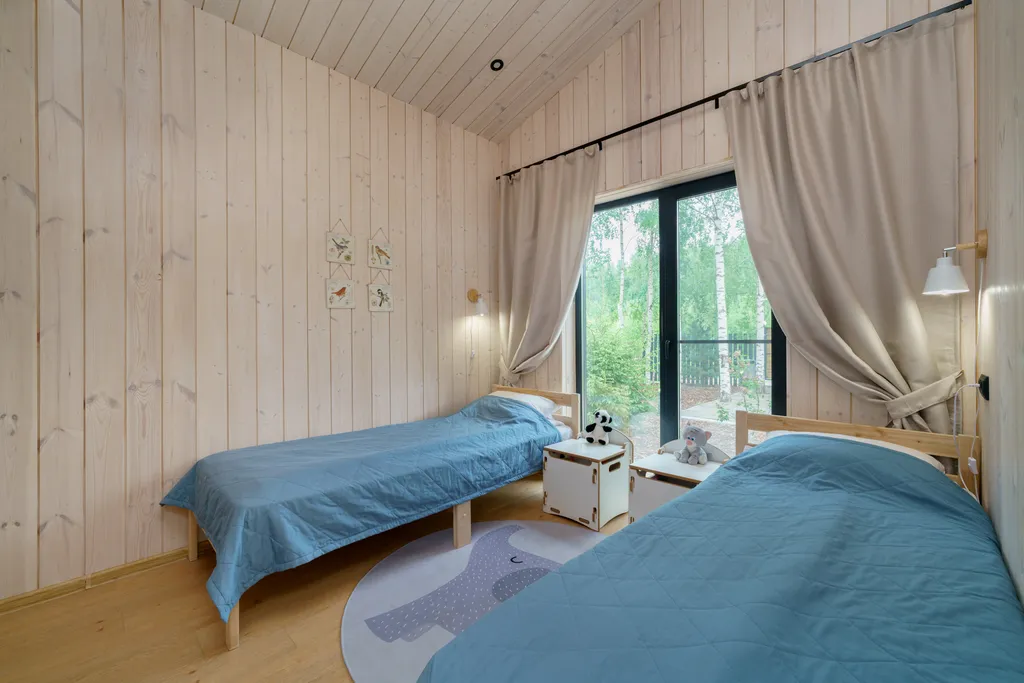 Домик с видом на лес