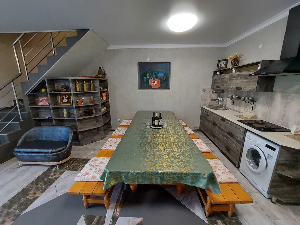 Семейный коттедж — аренда посуточно в Ольгинка