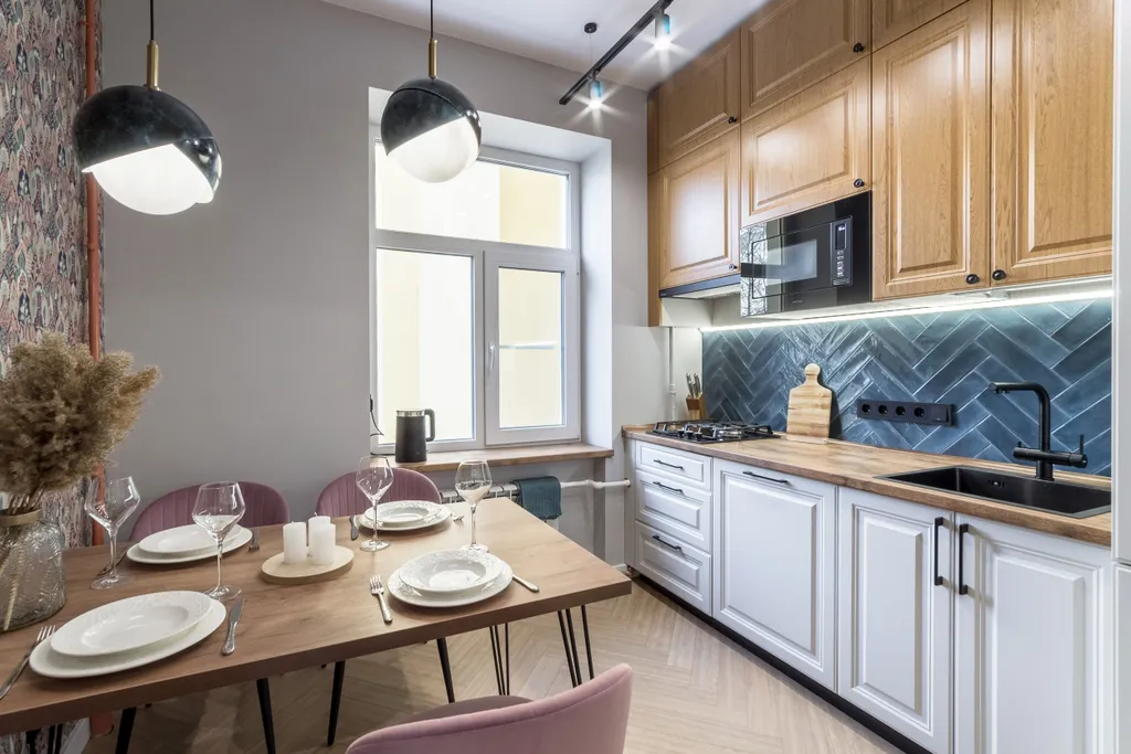 Дизайнерская квартира с видом на парк и церковь