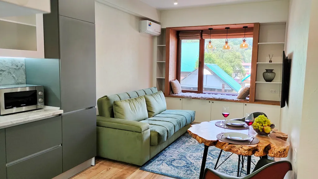 Светлый, уютный и современный апартамент в центре Красной Поляны