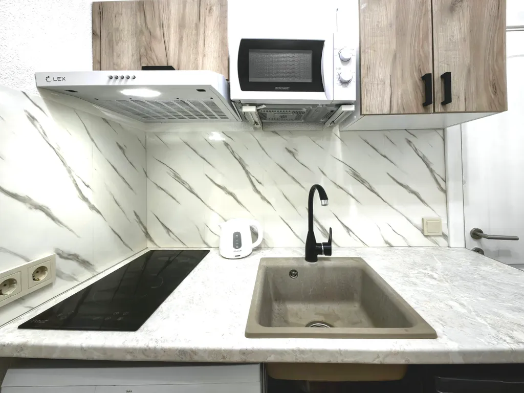 Квартира Двухкомнатная квартира, индивидуальное отопление, парковка, кухня — Судак