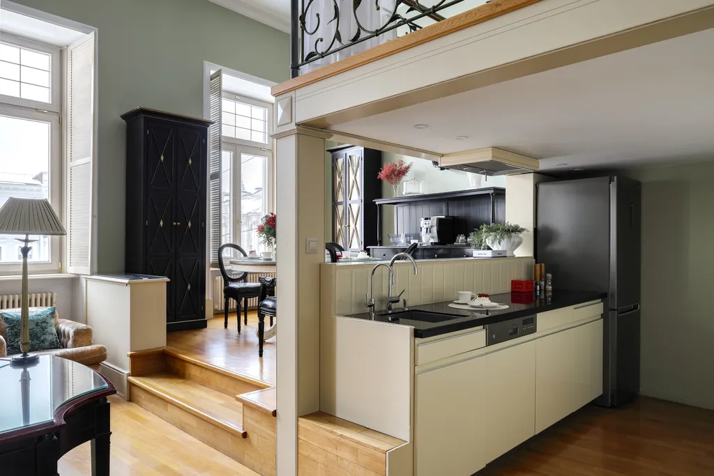 Вид на Мойку, у Невского, 2 этажа