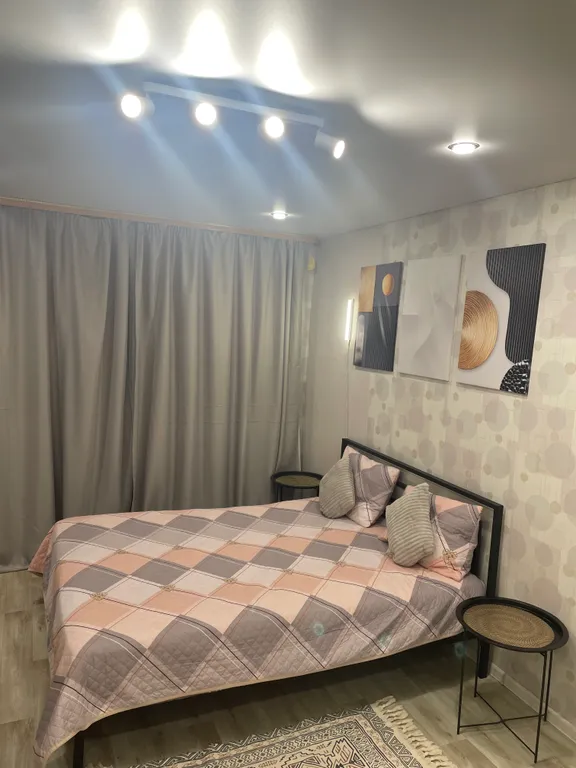 Однокомнатная квартира в районе магазина Космос — аренда посуточно в Шадринск