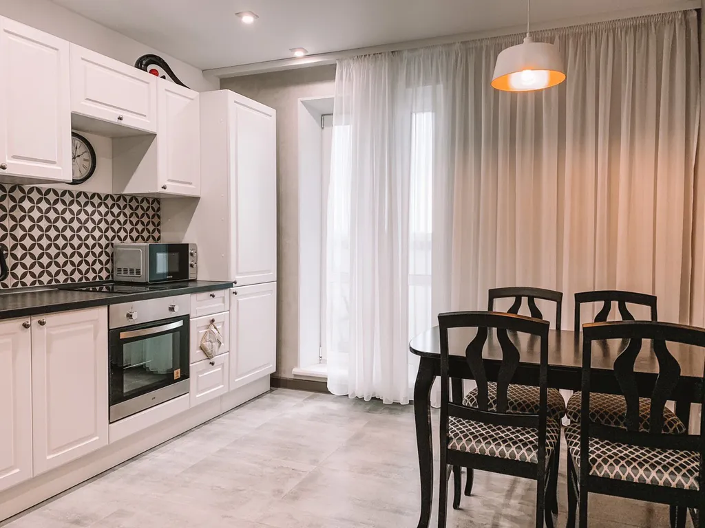 Стильные 2-к. апартаменты с отдельной кухней и видом на сосновый бор