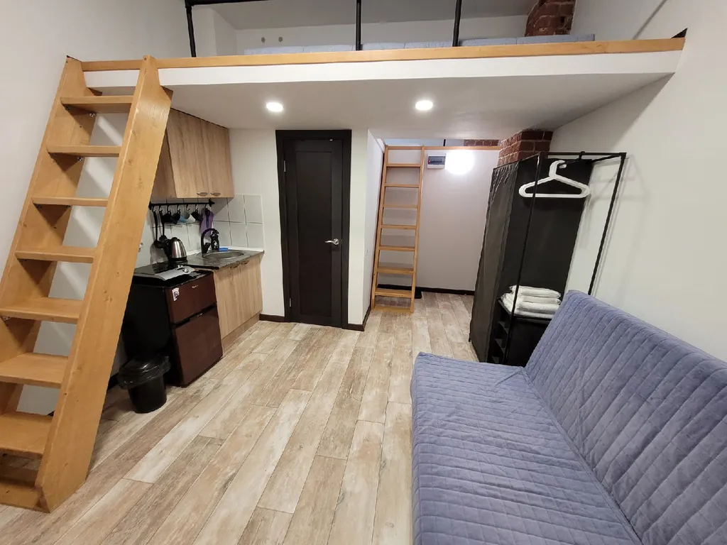 Лофт-2 Синяя. Клёвая двухуровневая студия в центре