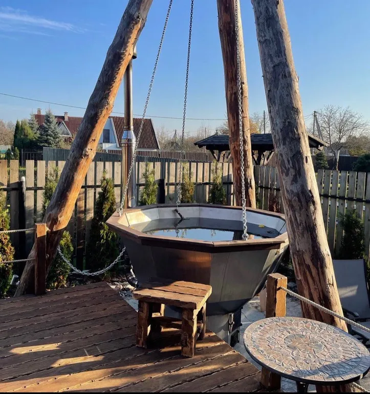 Сказочный домик в лесном массиве