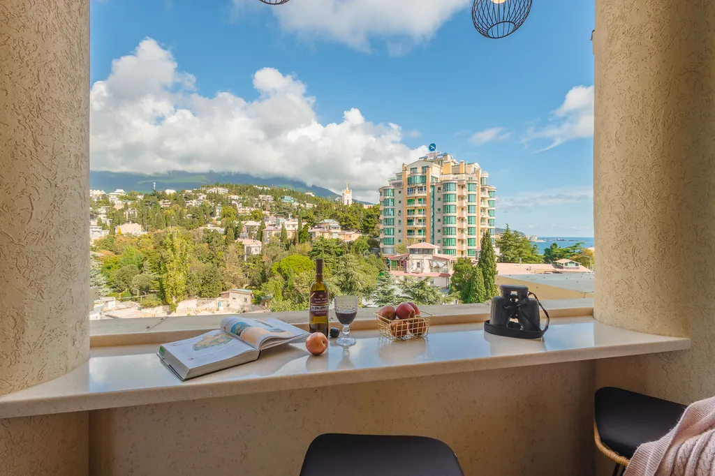 Сдается видовая квартира в центре Ялты! — аренда посуточно в Ялта