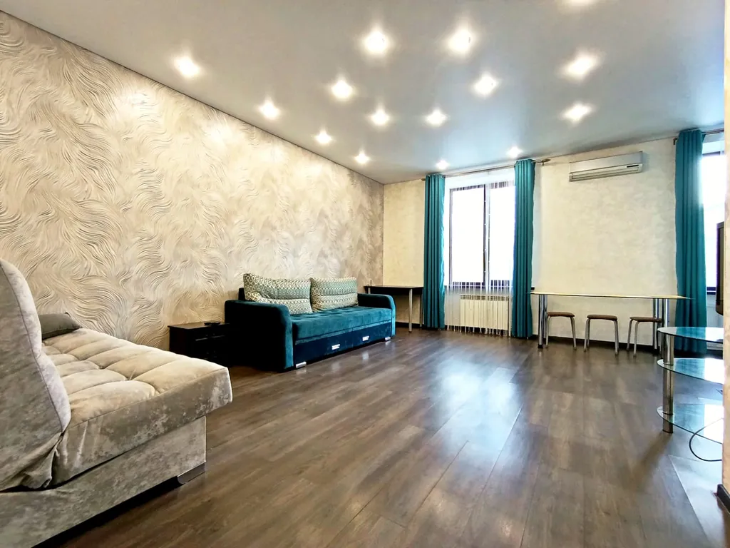 Просторная квартира в самом центре — аренда посуточно в Челябинск