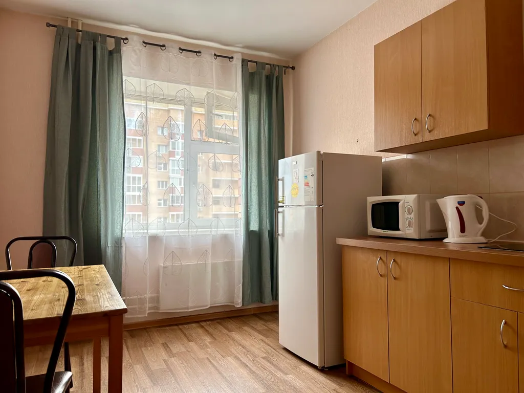 1-комнатная квартира, 15 минут до центра на автомобиле, с парковкой у дома