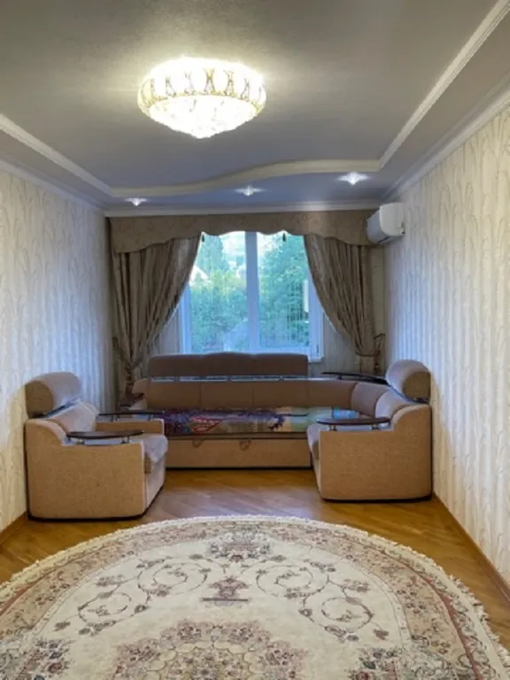 В центре
