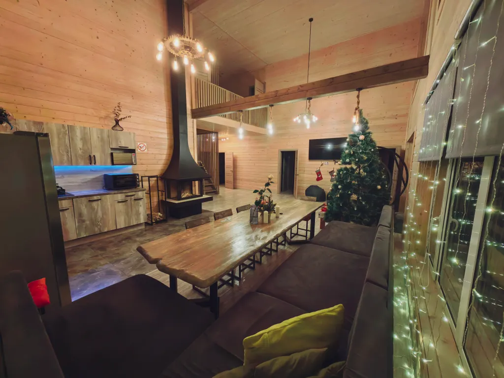 Дом с теплым бассейном