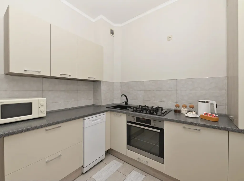 Квартира 3-комнатная Квартира — Калининград