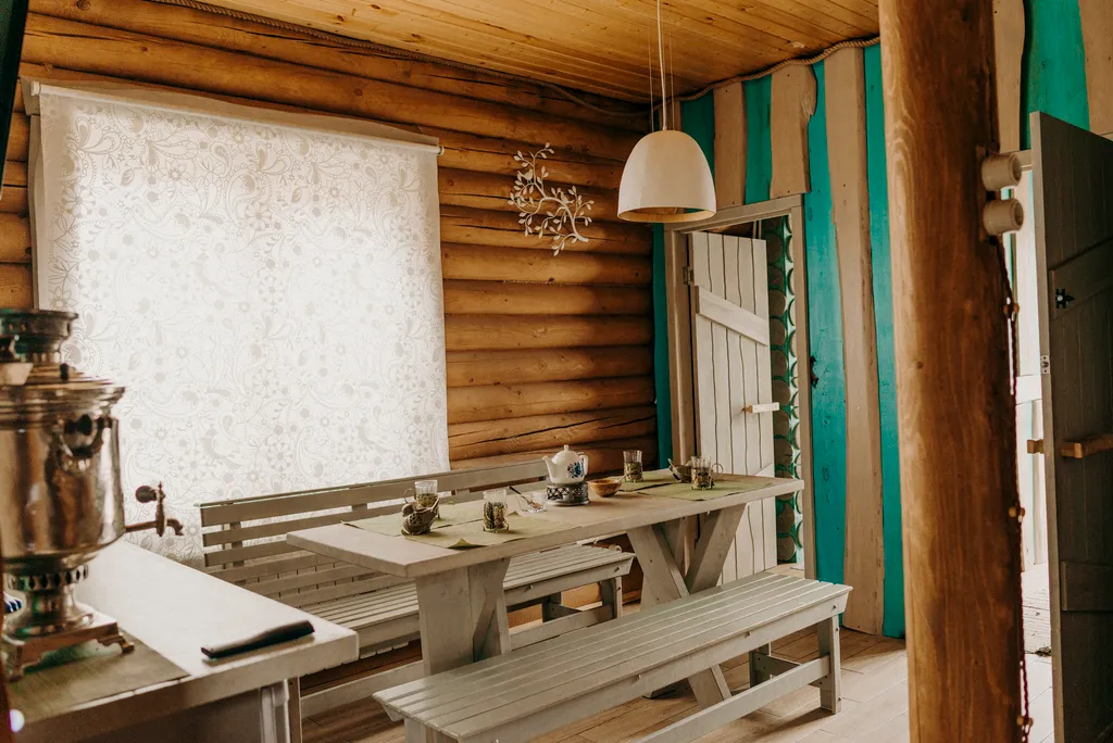 Дом напротив подъемника курорта Красная поляна с видом на горы