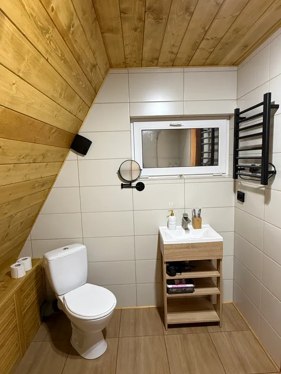 Домик на берегу реки Вишера