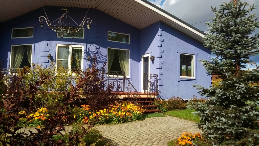 Коттедж Коттедж Сапфир с теплым бассейном и баней — Агалатово