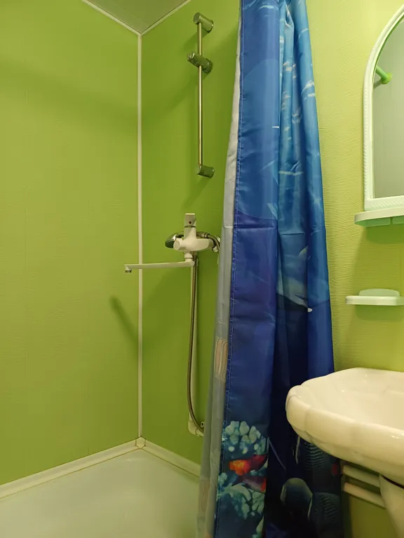 Домик со своей кухней и беседкой