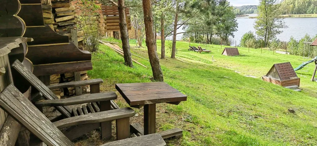 Уютный дом у озера Ельно