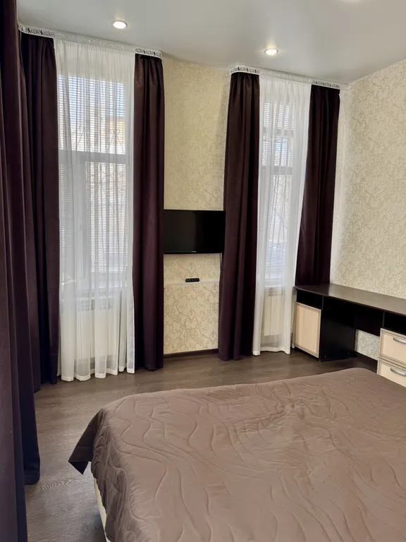 Двухкомнатная квартира в историческом центре на набережной Волги