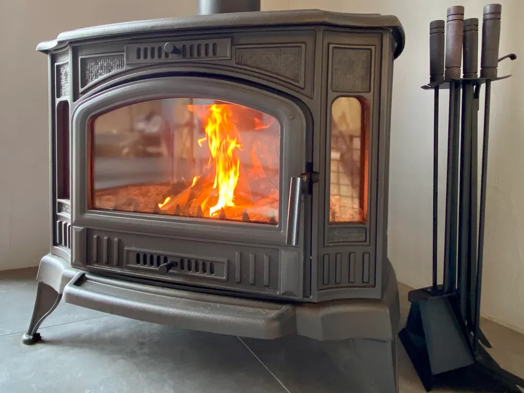 Дом-шале с печью-камином