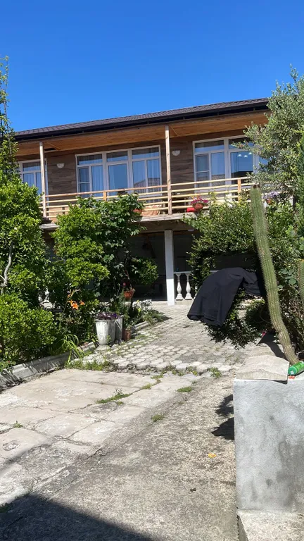 Семейный номер с видом на сад и на горы