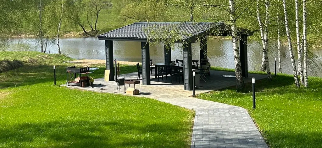 Дом на берегу водохранилища