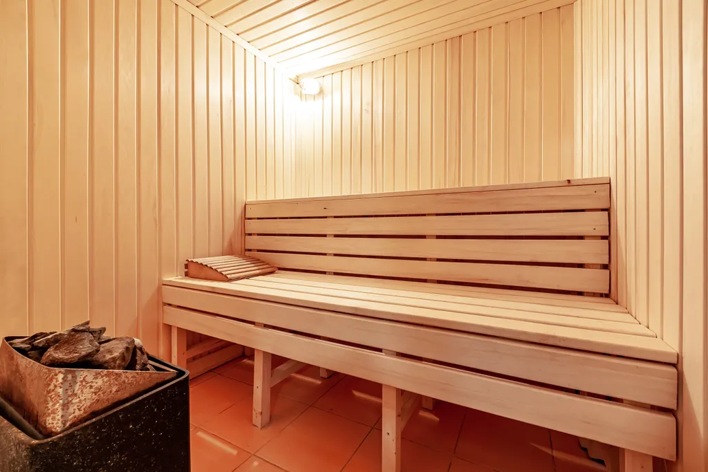 Коттедж с бассейном и сауной