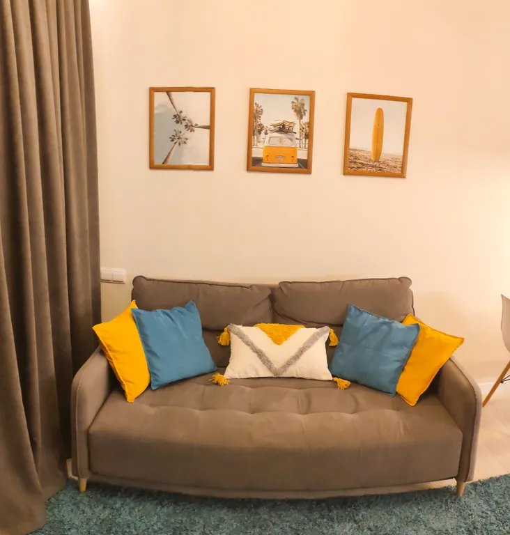 Квартира с 2 отдельными спальнями и кухней-гостинной недалеко от моря