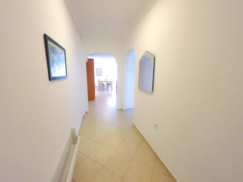 Уютная квартира с видом на бассейн и сад