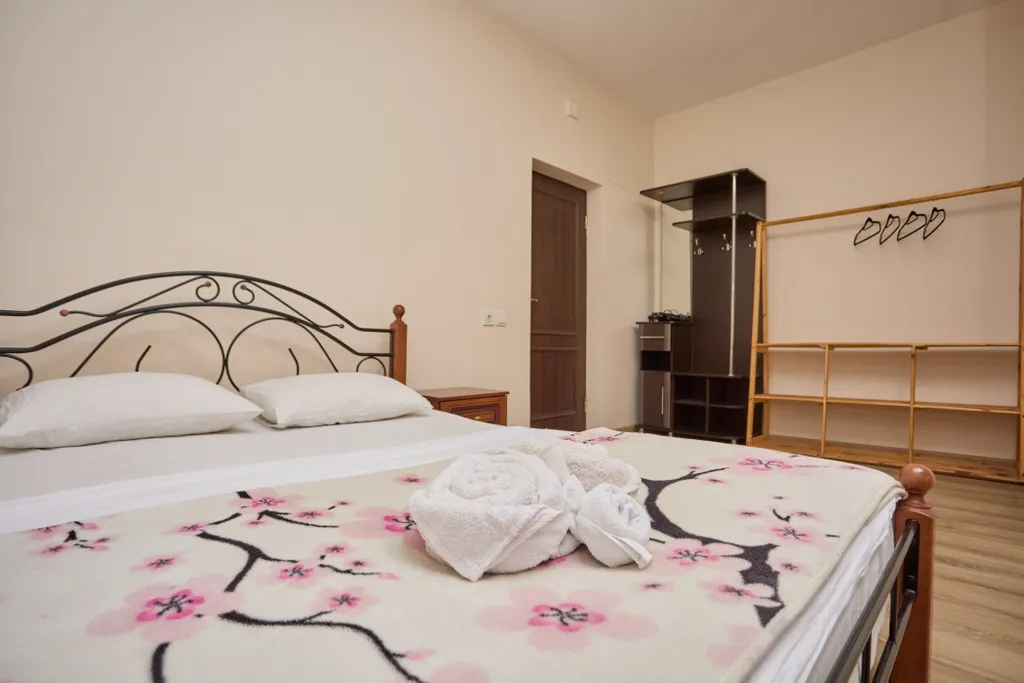 Квартира Трёхместный улучшенный номер — Сухум