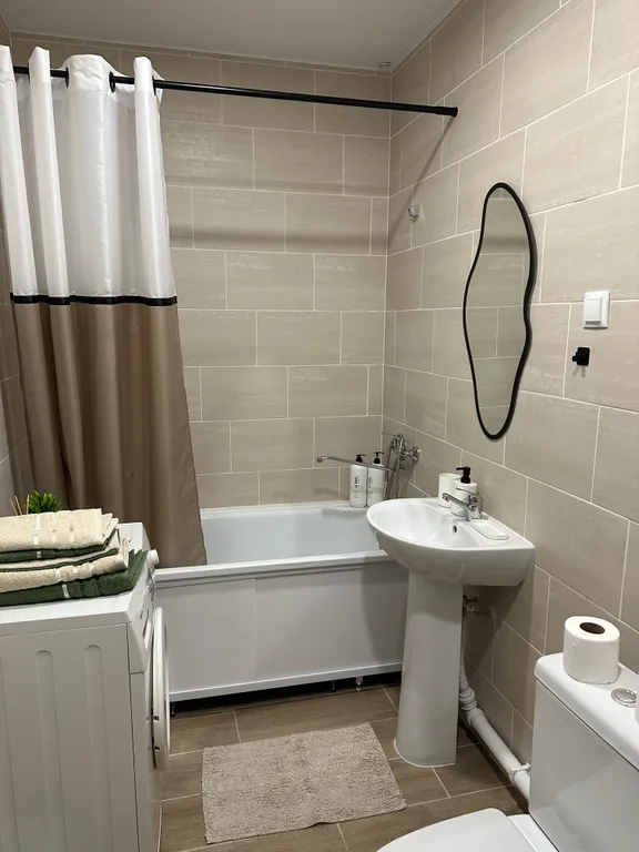 Просторная студия с красивым видом