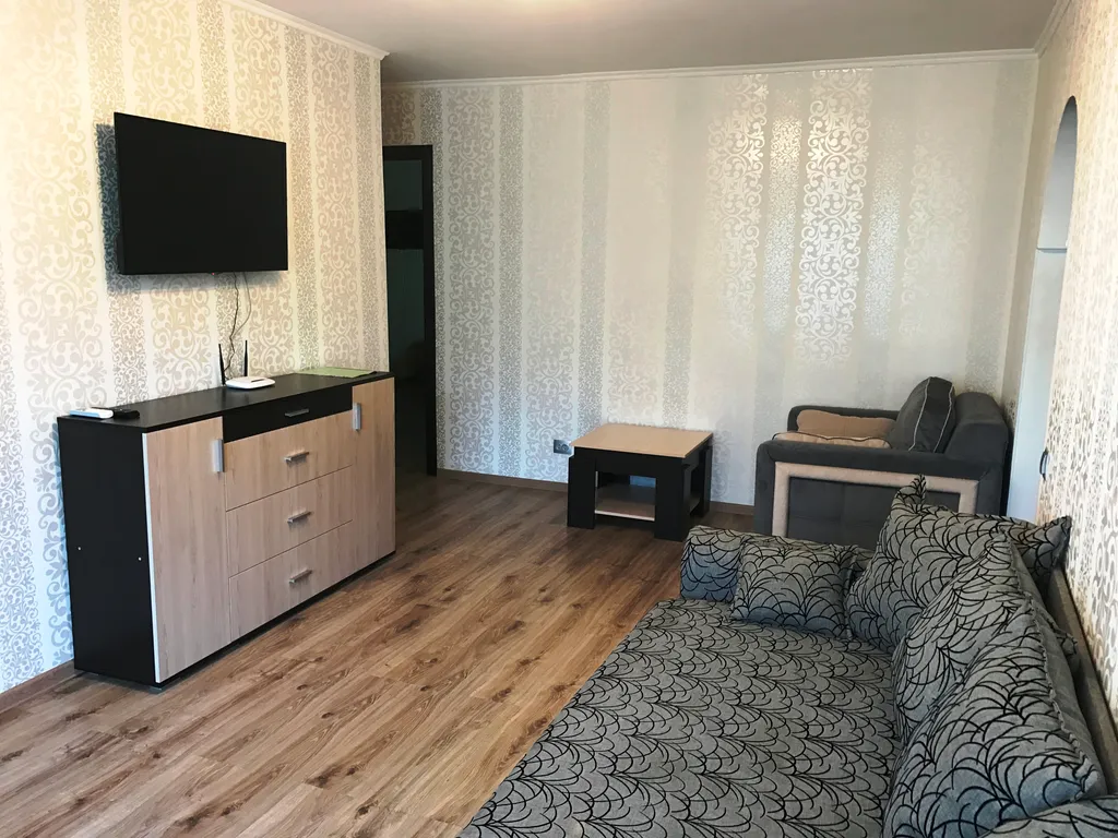 Отличная, чистая, уютная квартира в центре города — аренда посуточно в Симферополь